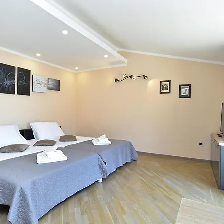 Apartman Mirela 2145 *