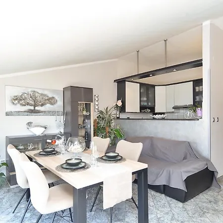 Διαμέρισμα Mirela 2145 Fažana