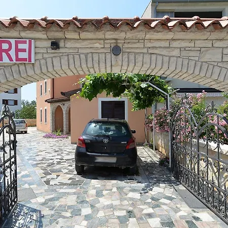 Mirela 2145 Apartman *