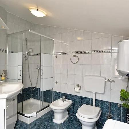 Mirela 2145 Apartamento