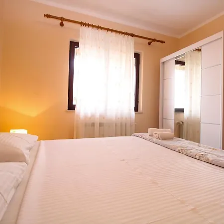 Apartamento Mirela 2145 *