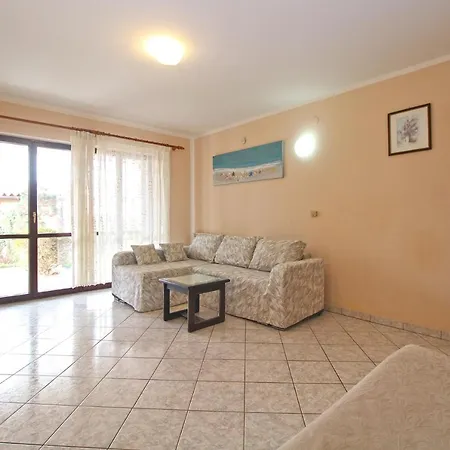Mirela 2145 Fažana