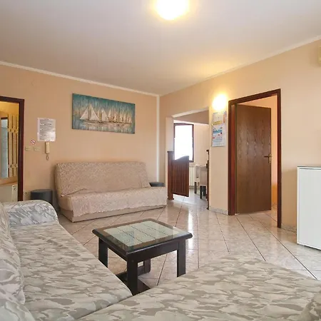 Mirela 2145 Apartamento